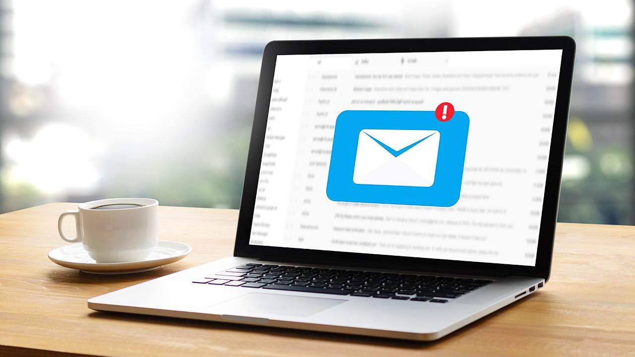 Khách hàng có thể kiểm tra code vé máy bay bằng cách vào email đã đăng ký khi đặt vé