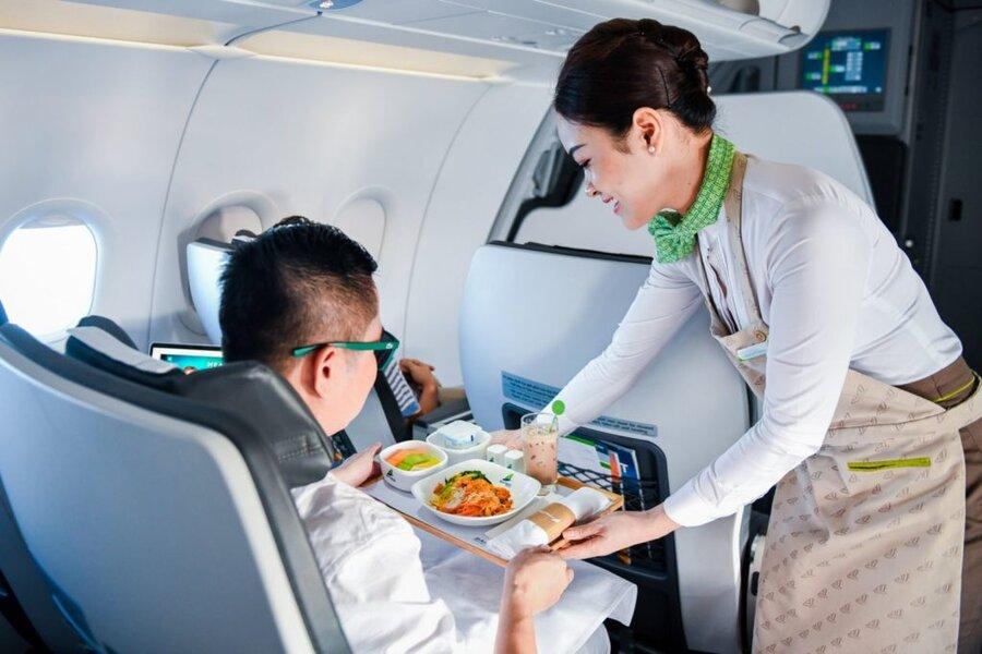 Bamboo Airways đã triển 8 hạng đặt vé nhỏ khác nhau và đi kèm dịch vụ ăn uống bao gồm trong phí mua vé